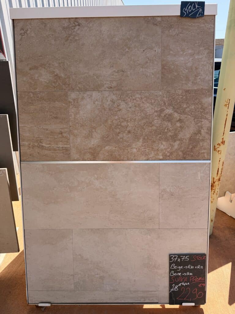 Carrelage 37x75 effet pierre Beige et Bone, antidérapant R10/R11. Promo stock à 22,90€ le m2.
